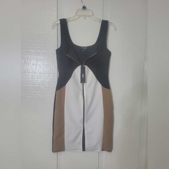 SOLD-Fashion Nova Dress - Dimensional Mini Zip Up Women's Sz L NWT - Picture 4 of 11